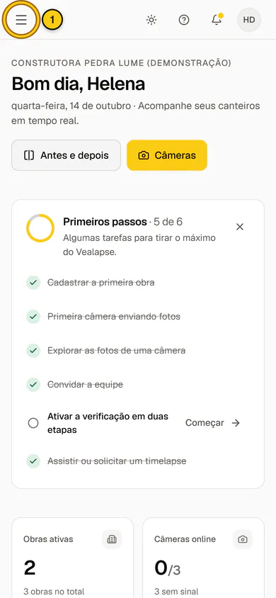 Portal no celular, com o botão de menu no canto superior esquerdo destacado.