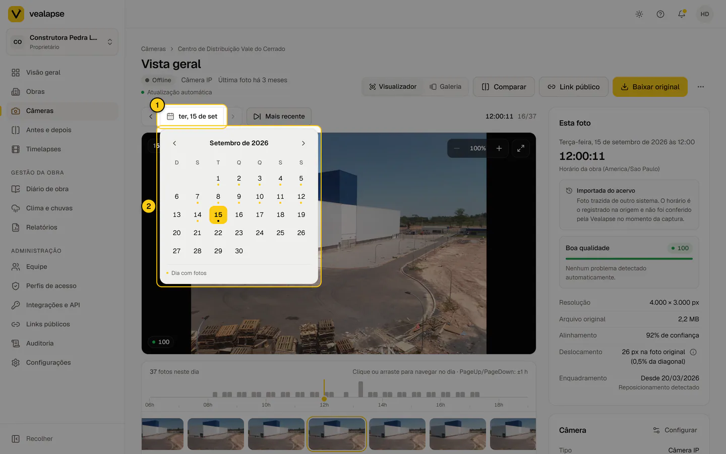 Calendário aberto a partir do dia exibido, com os dias que têm fotos em destaque.